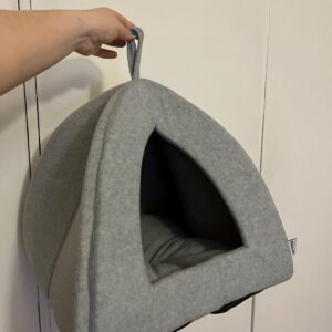 Cama iglú para gatito o perrito.